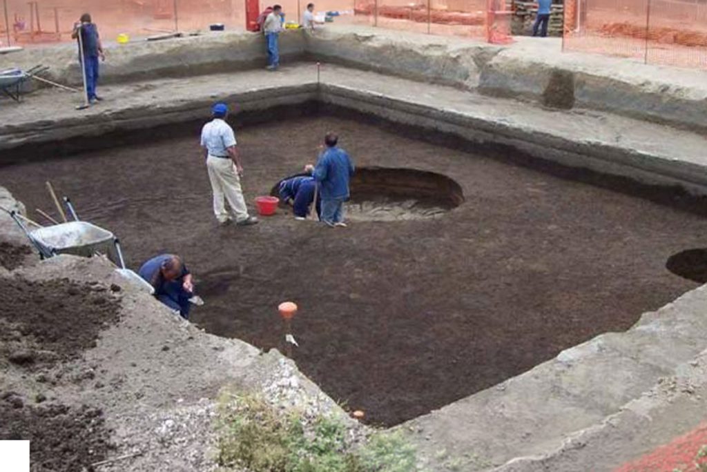 Saggi archeologici per la realizzazione della linea ferroviaria A.V. Roma-Napoli tratta prog. km 209+760-prog. km 213+616 – Afragola (NA) Collettore Badagnano